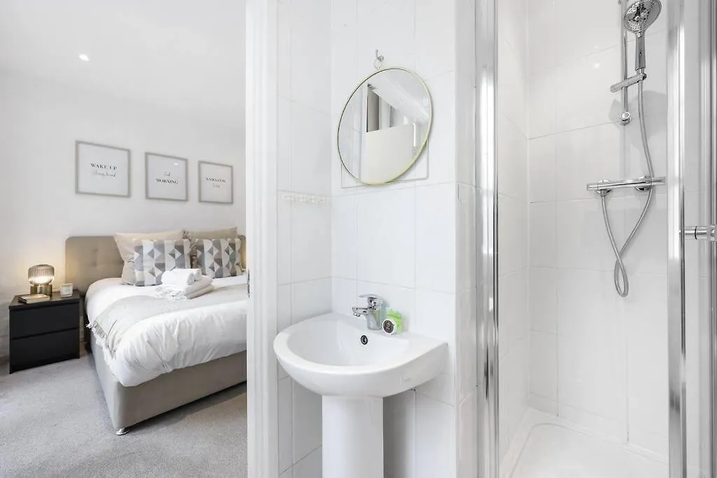 Two-Bedroom Apartment Short Term Rental & Flexible Renting Hackney With Free Wifi And Roof Terrace! Londýn 0*,