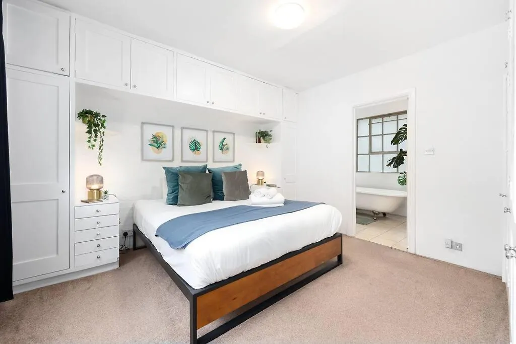 Two-Bedroom Apartment Short Term Rental & Flexible Renting Hackney With Free Wifi And Roof Terrace! Londýn