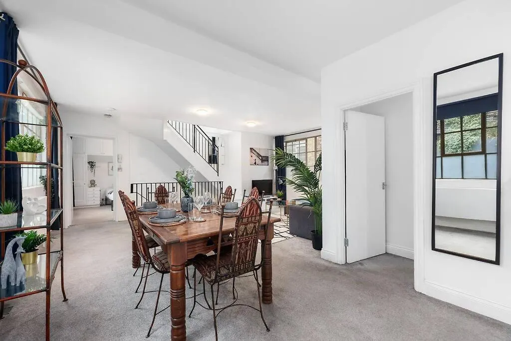 Two-Bedroom Apartment Short Term Rental & Flexible Renting Hackney With Free Wifi And Roof Terrace! London