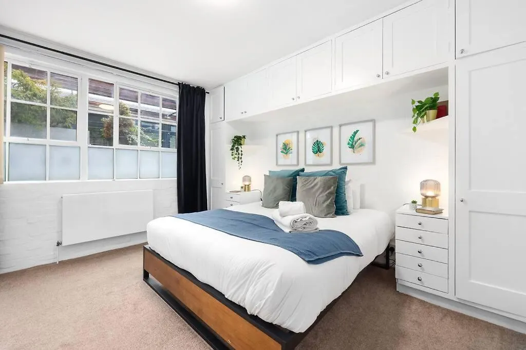 Two-Bedroom Apartment Short Term Rental & Flexible Renting Hackney With Free Wifi And Roof Terrace! London