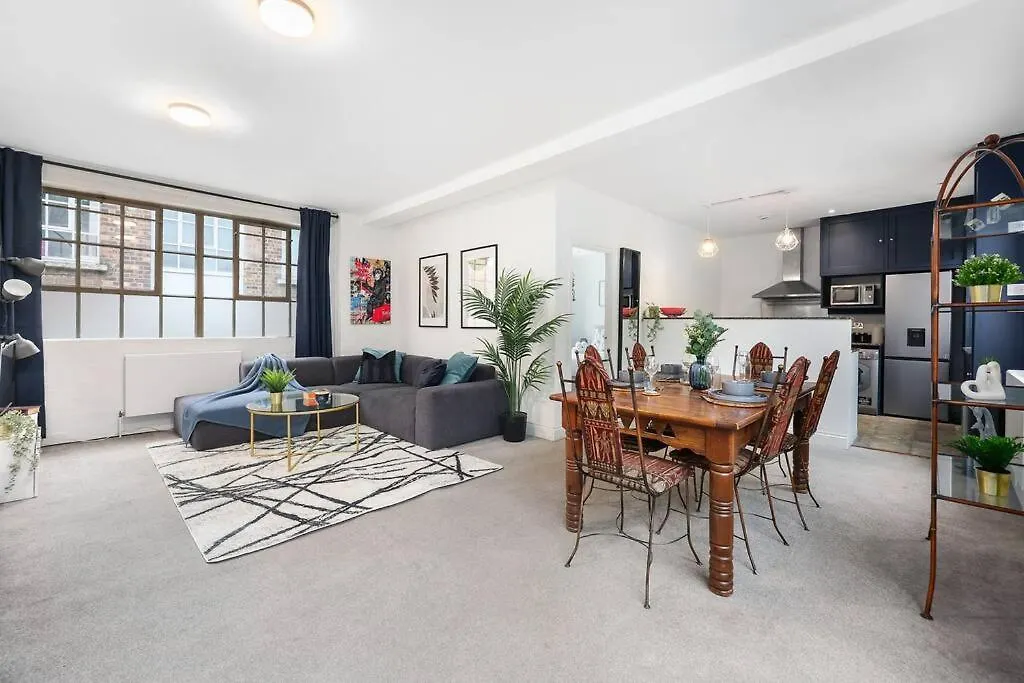 Two-Bedroom Apartment Short Term Rental & Flexible Renting Hackney With Free Wifi And Roof Terrace! London United Kingdom