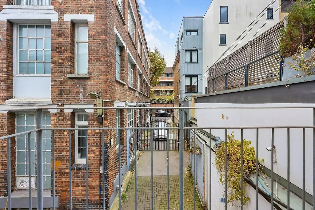 Two-Bedroom Apartment Short Term Rental & Flexible Renting Hackney With Free Wifi And Roof Terrace! London 0*,  United Kingdom