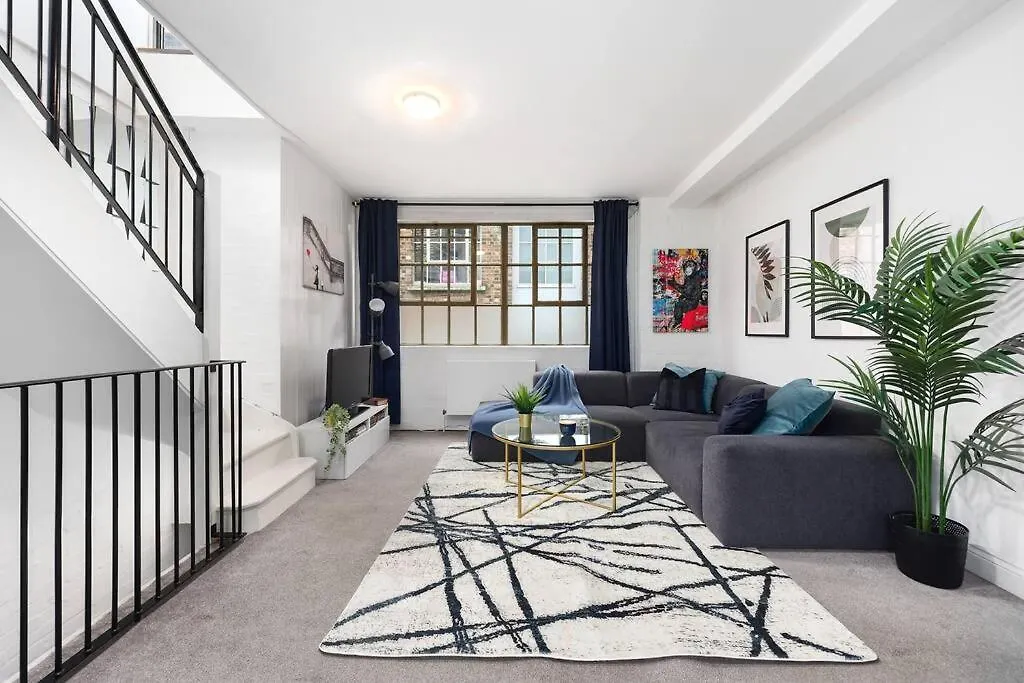 Two-Bedroom Apartment Short Term Rental & Flexible Renting Hackney With Free Wifi And Roof Terrace! London